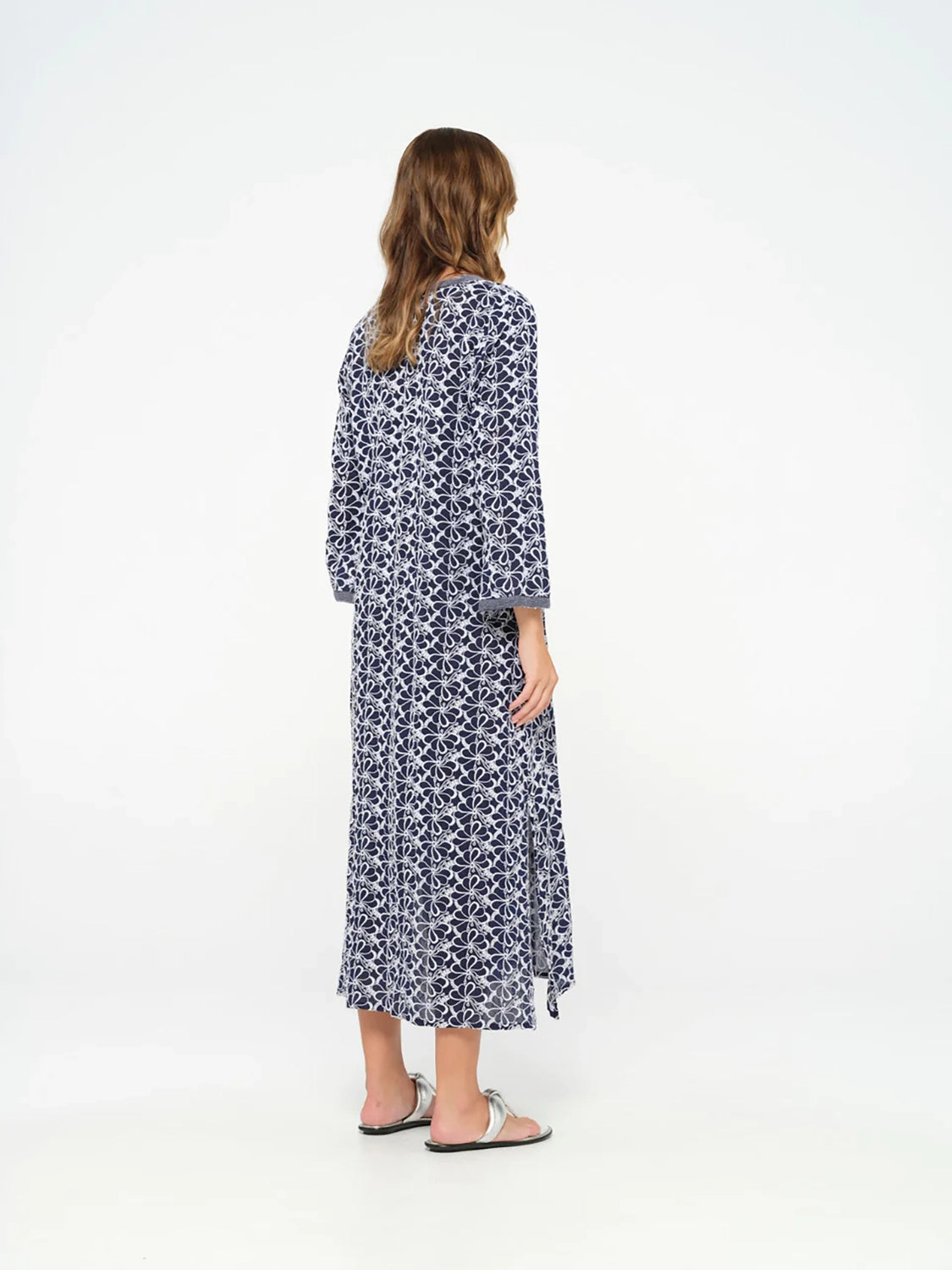 #color_Navy-White