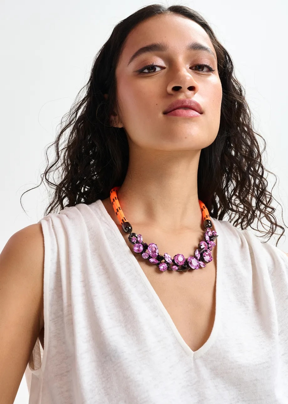 Hendless Necklace