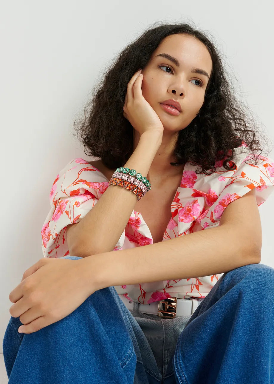 Has Bracelets