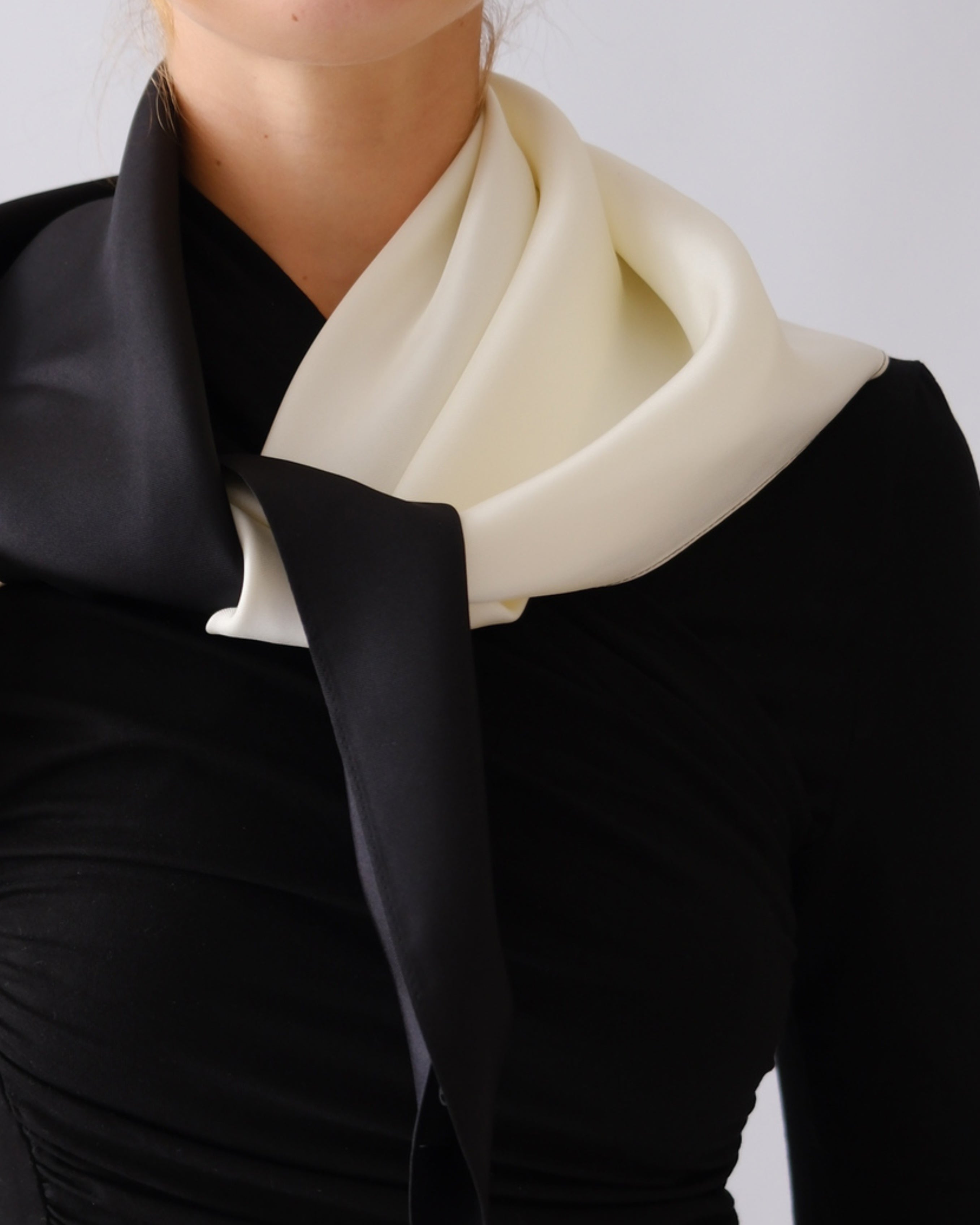 Dual Scarf Black White | 80cm