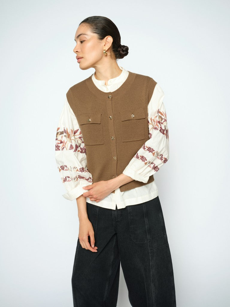 MMAyana Vest Dark Camel
