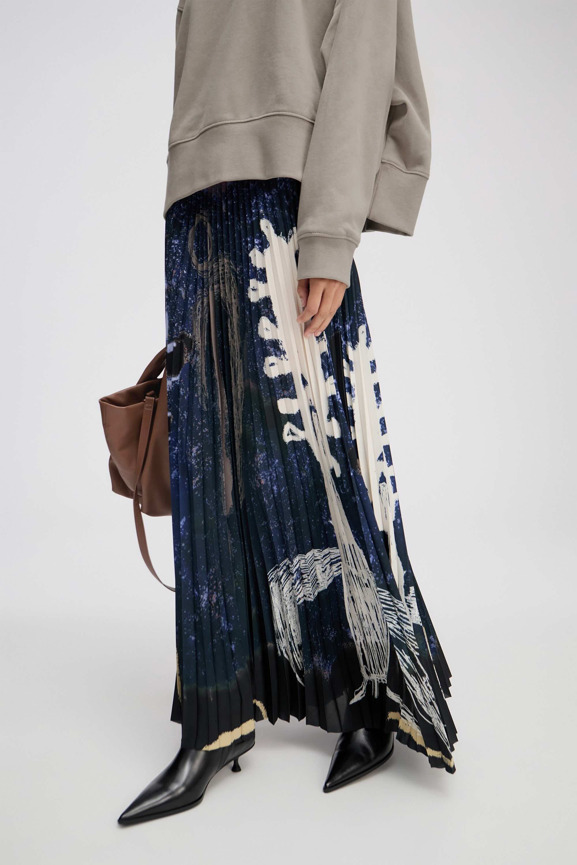 Taulla Art Skirt