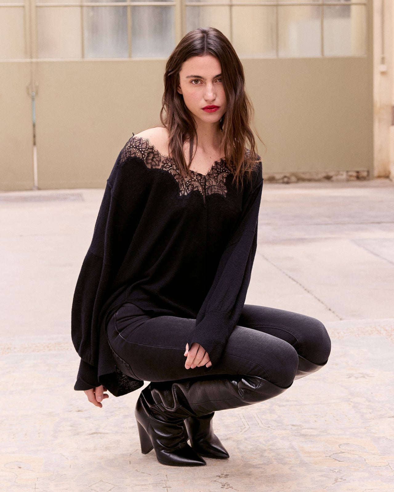 Aera Sweater Black