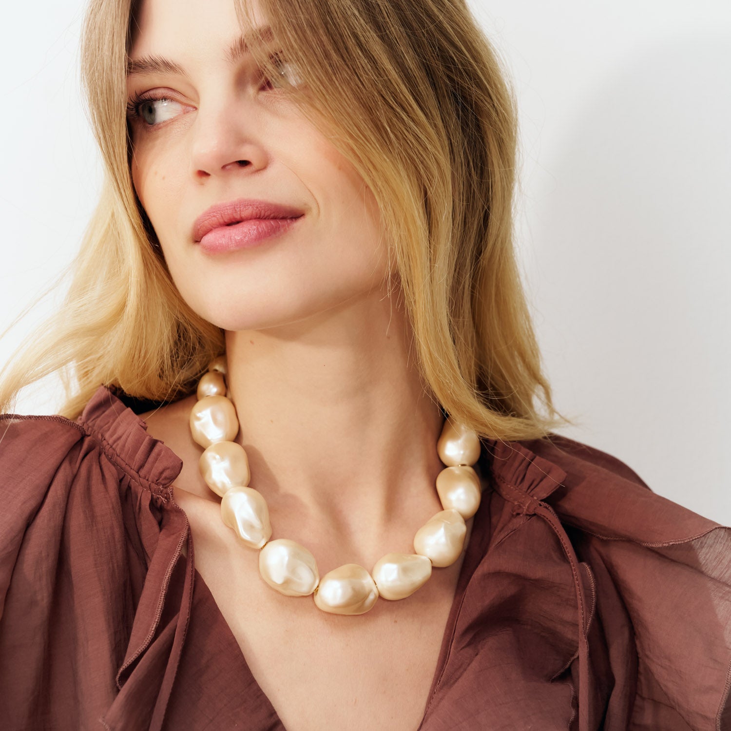 Big Organic Pearl Necklace Short
