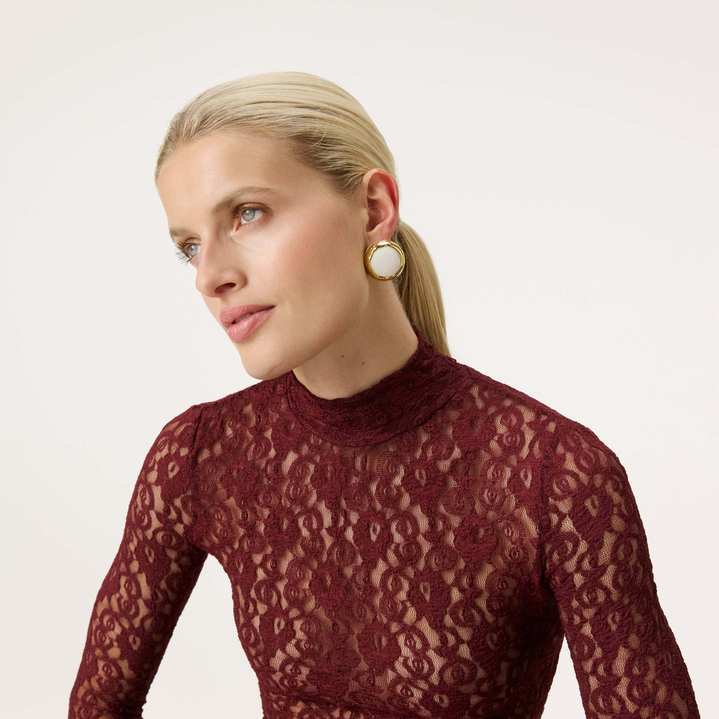 Vintage Round Earrings Off-white