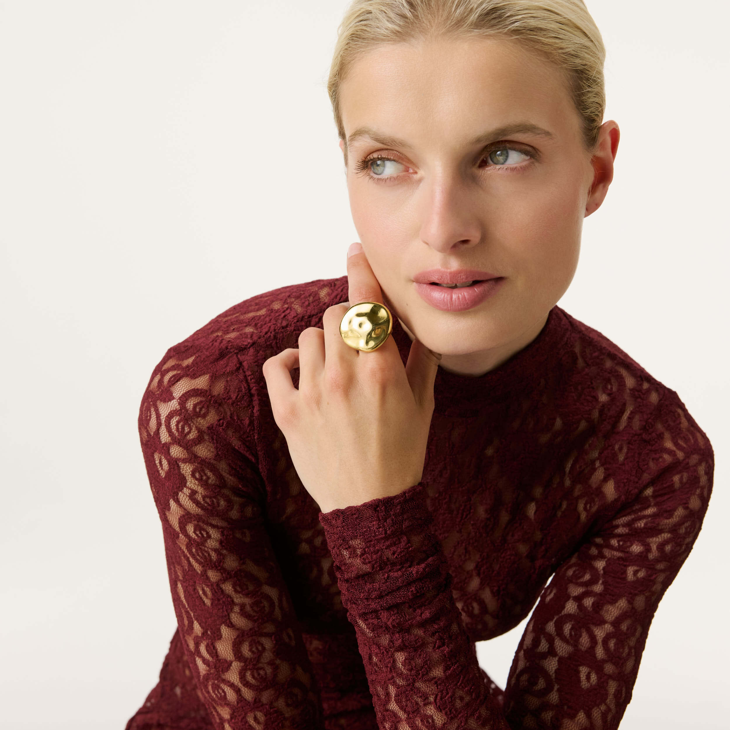 Big Hammered Ring Gold