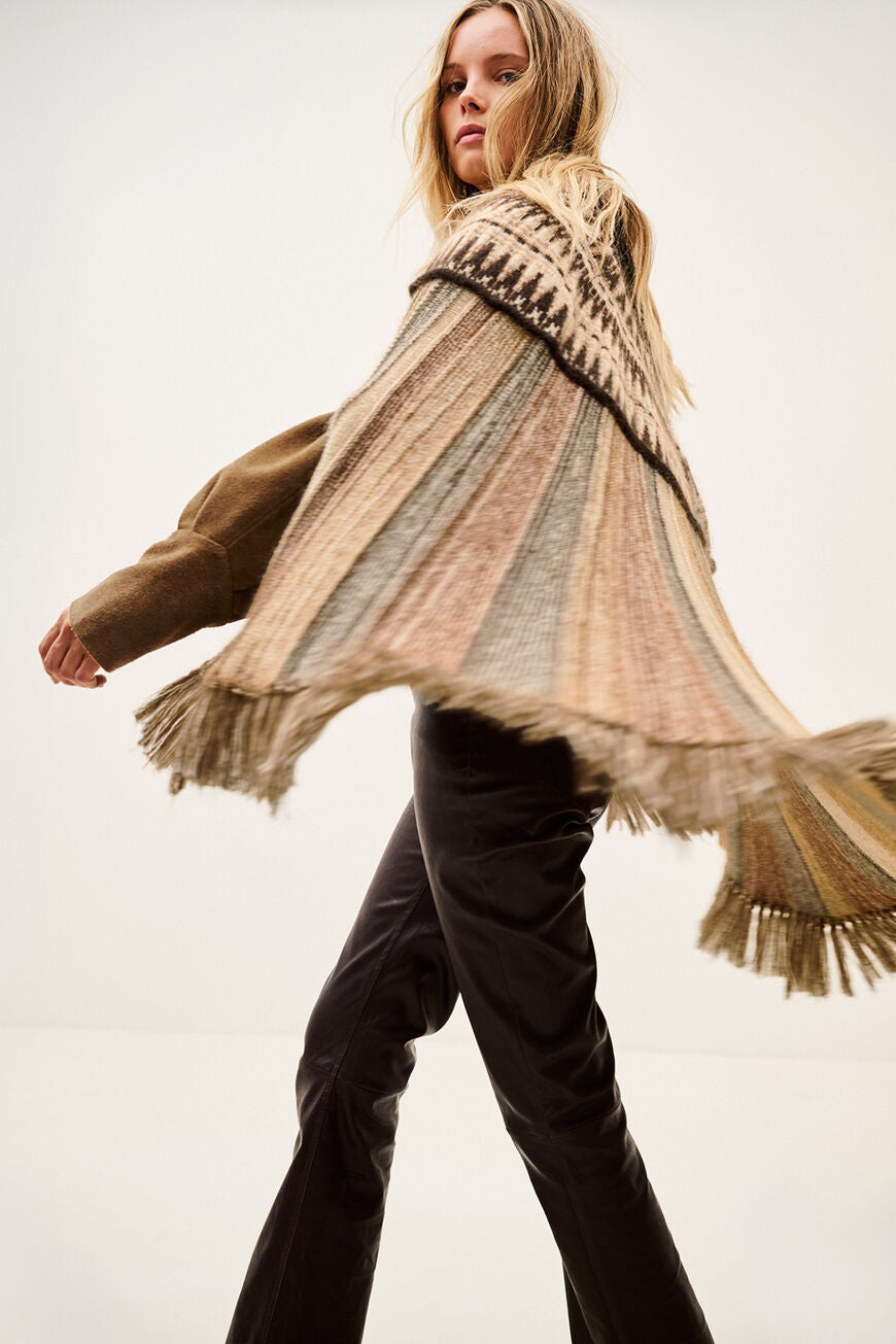 Prato Poncho Ebene