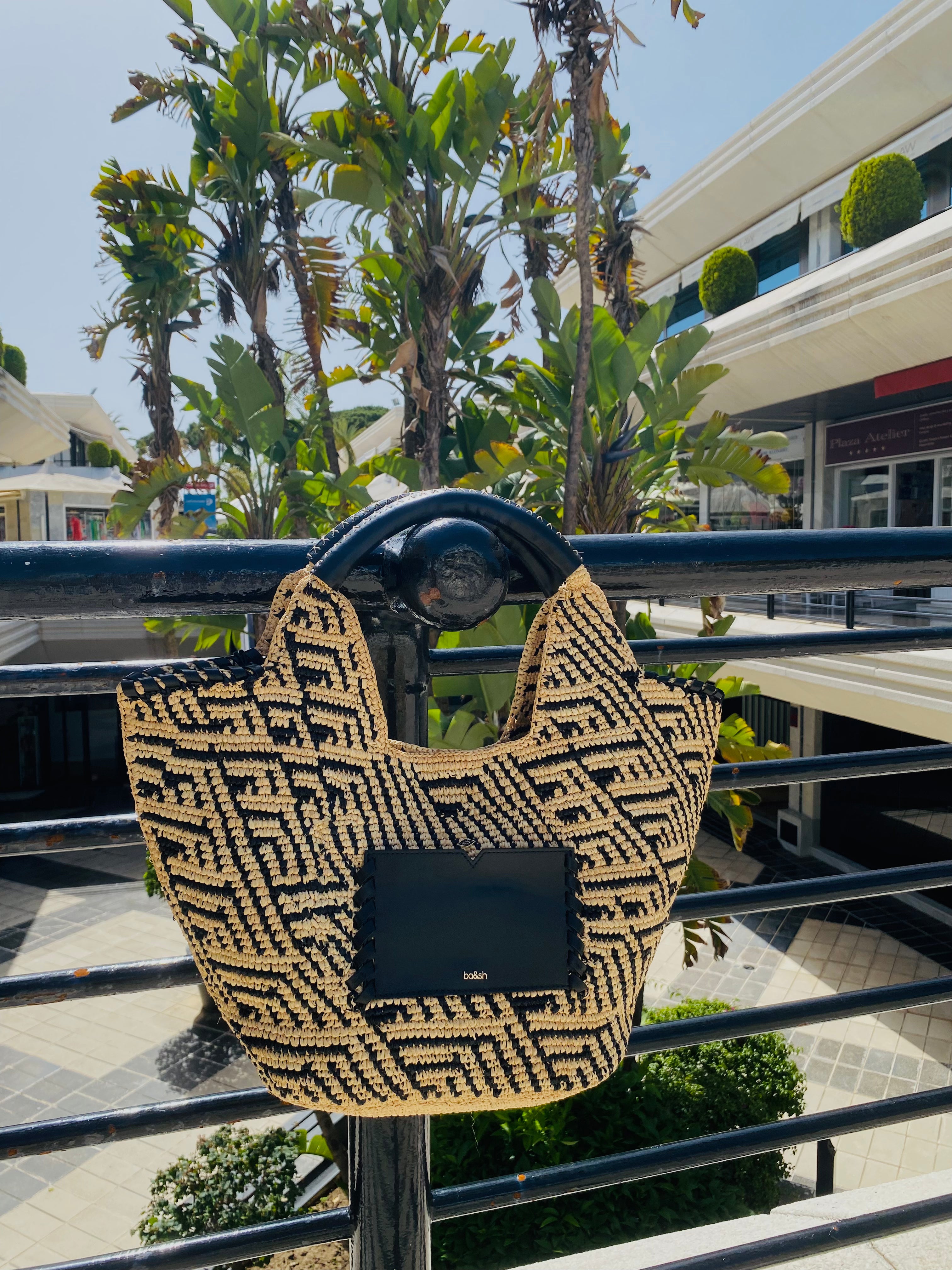 Ara Totebag