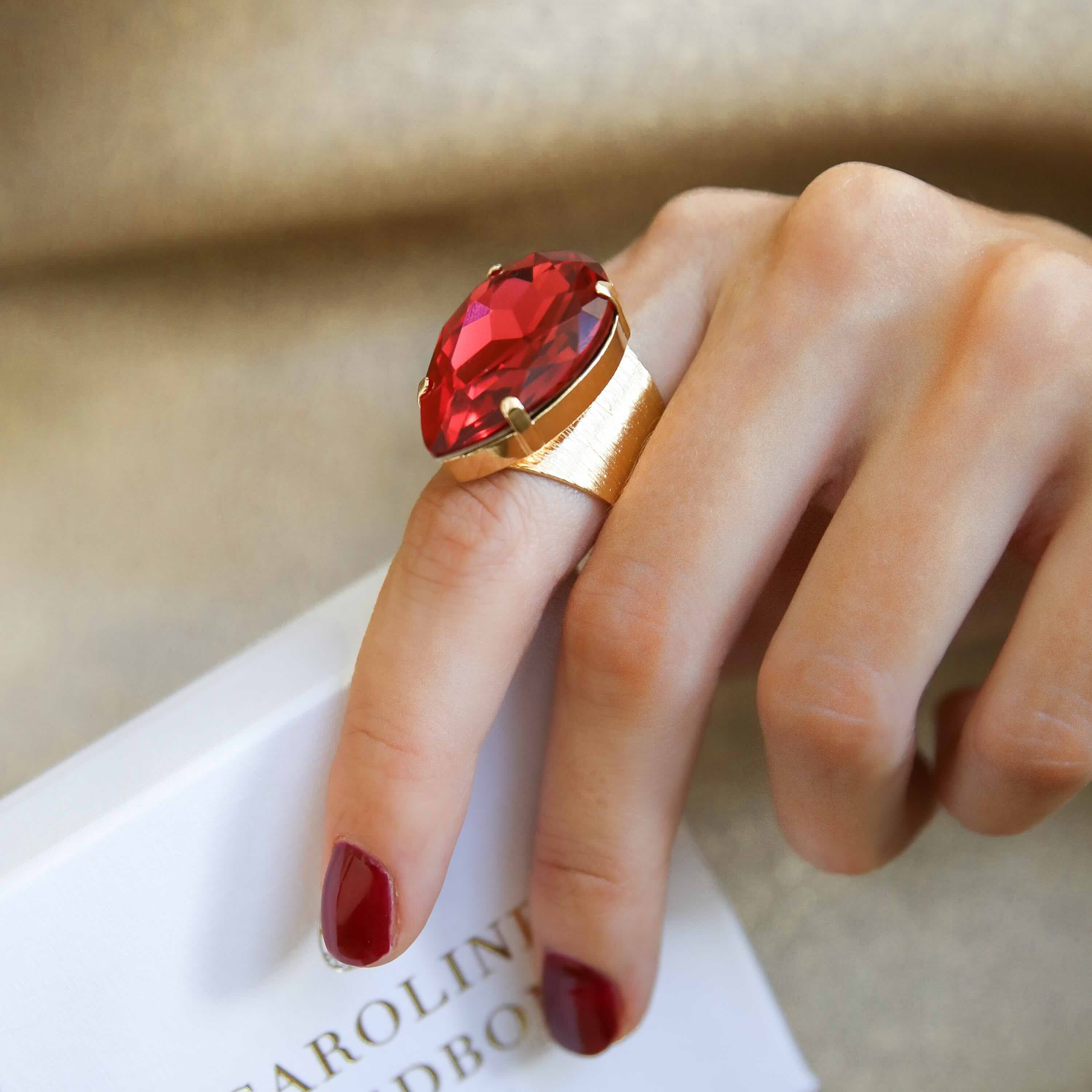 #color_Mulberry Red