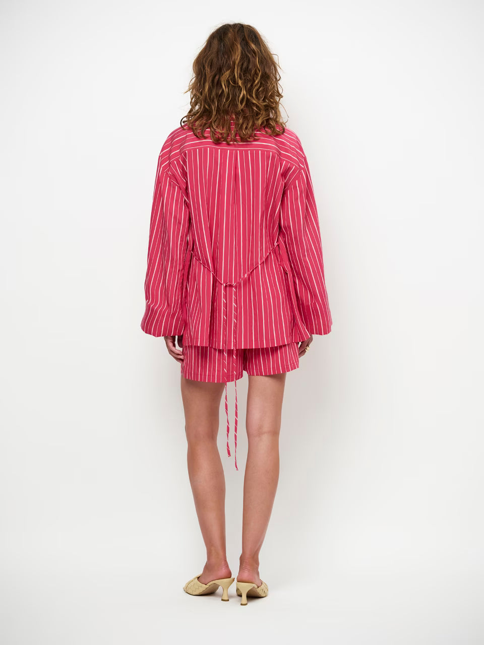 Riven Shorts Pomegranate Red