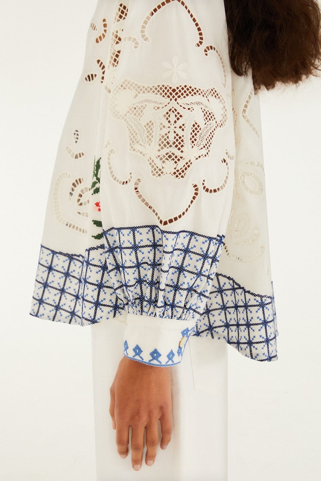 Flowers Embroidery Richelieu Shirt Off-White