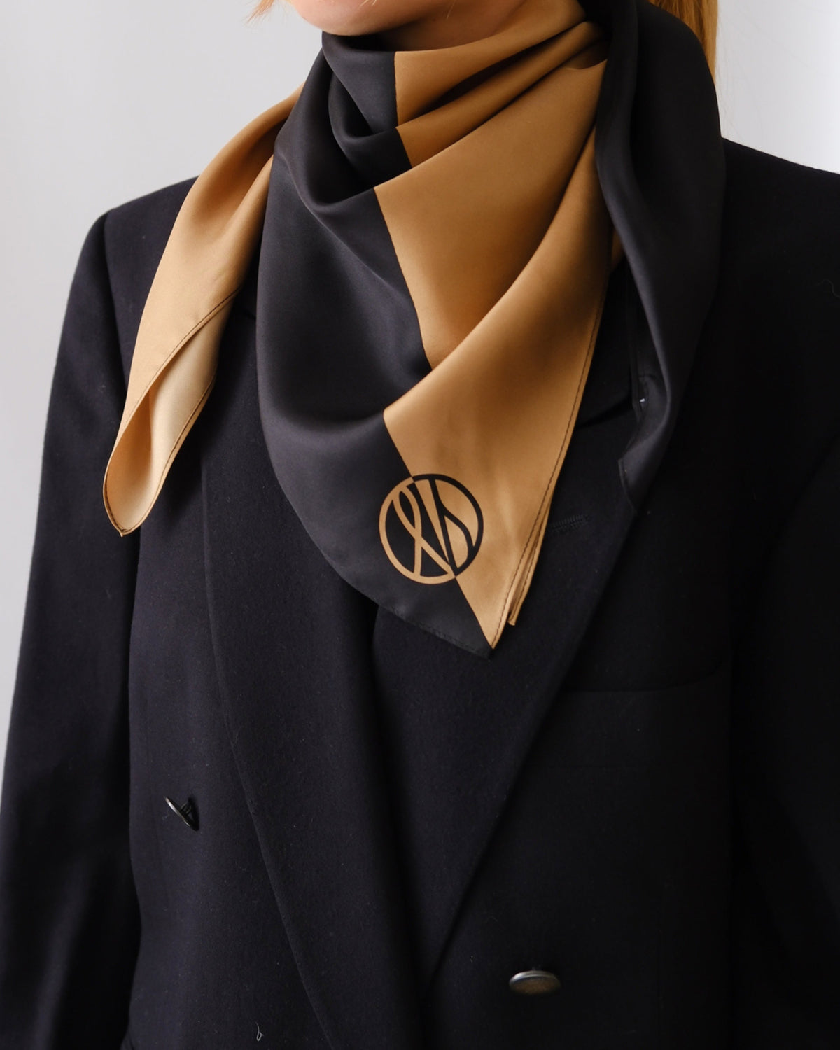 Dual Scarf Cappuccino Black | 80cm