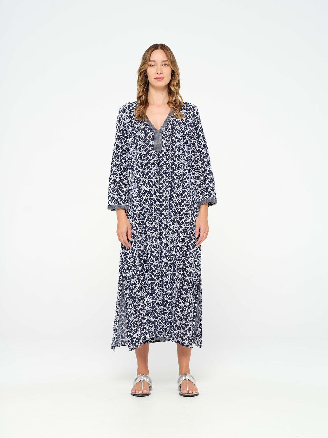 #color_Navy-White 