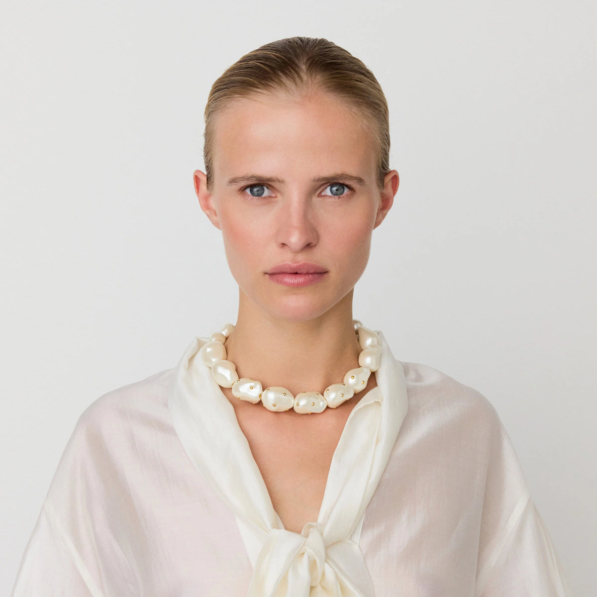 Big Organic Stud Pearl Necklace Pearl