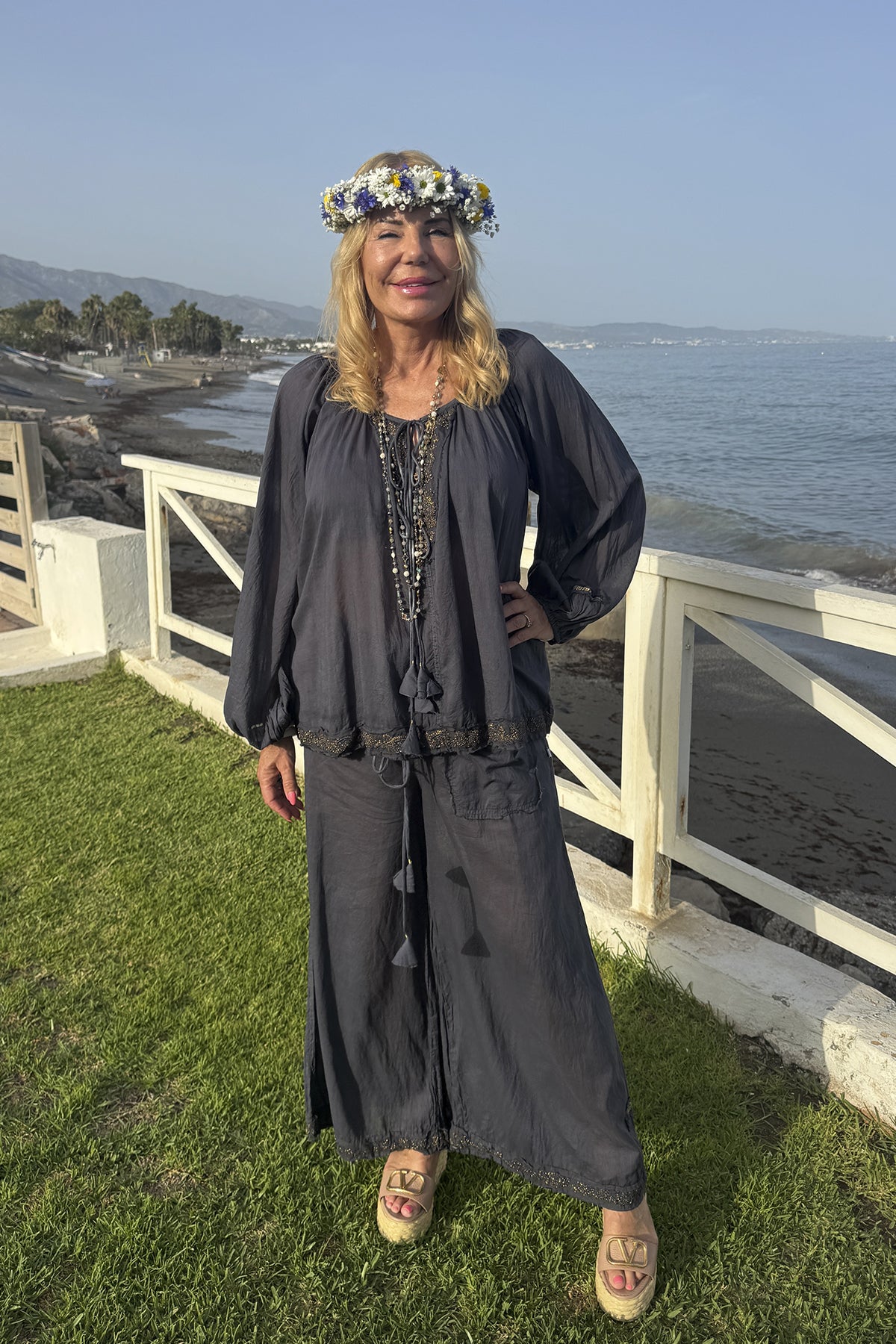Cara Mia Top Charcoal