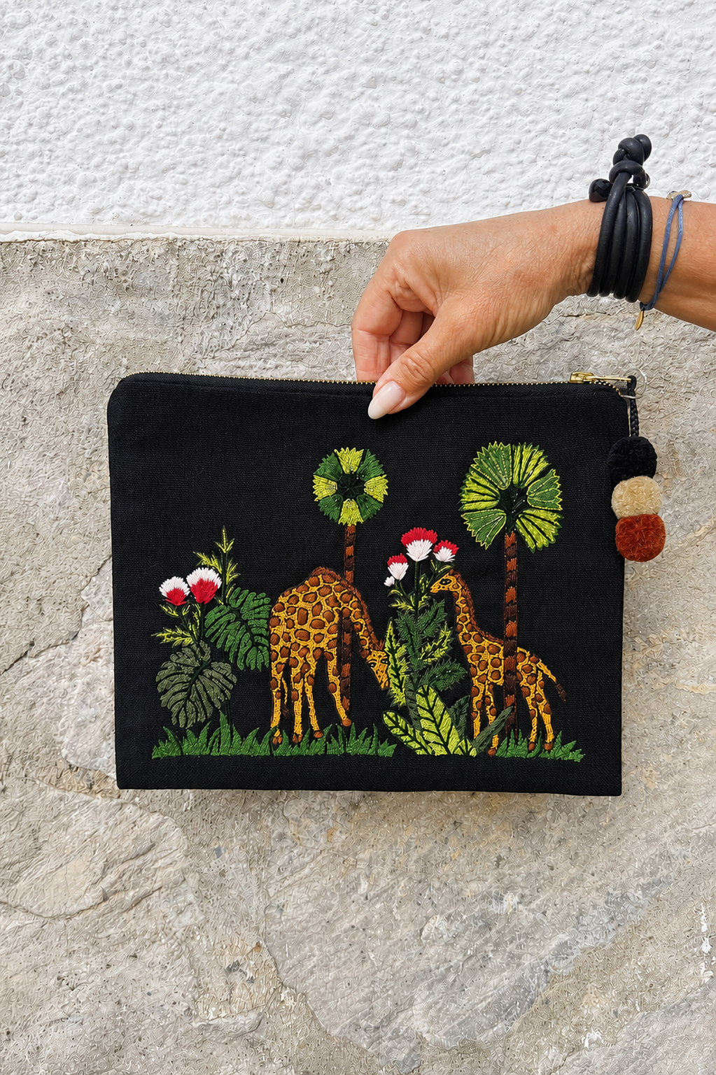 Giraffe Pouch Black